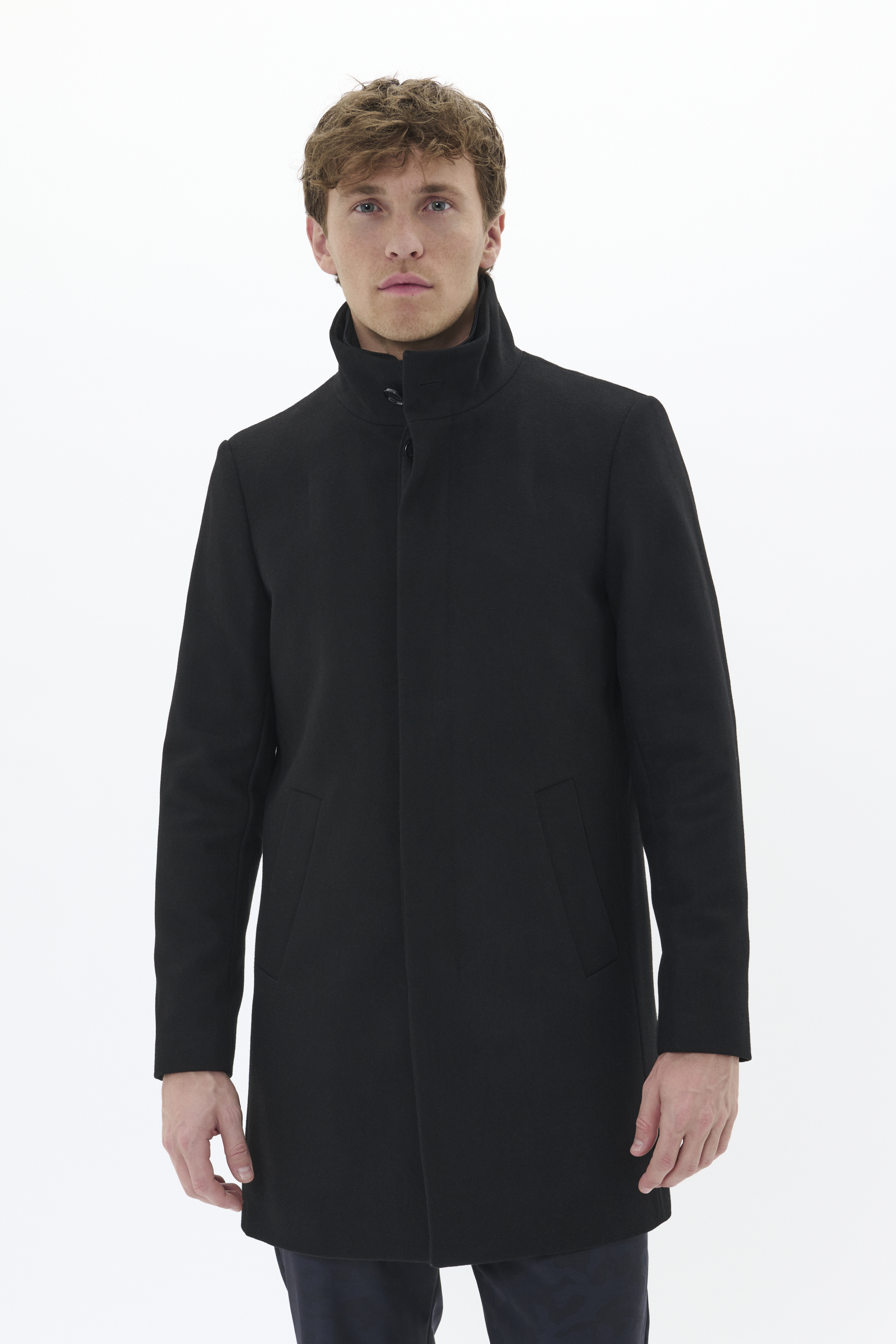 HARVEY WOOL COAT IN BLACK COLOUR