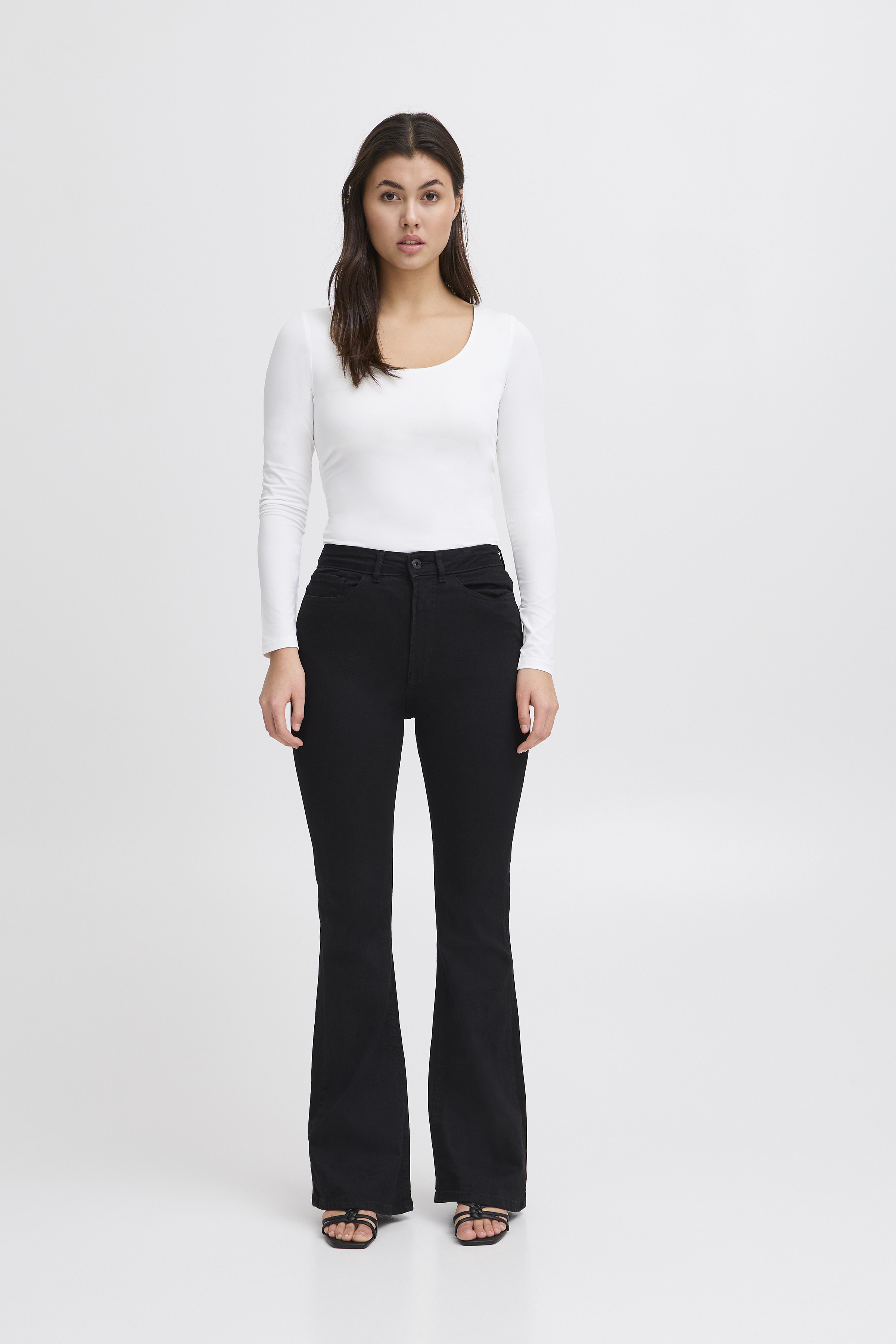 IHTWIGGY FLAIRED HIGH WAIST Jeans in medium blue cotton | ICHI