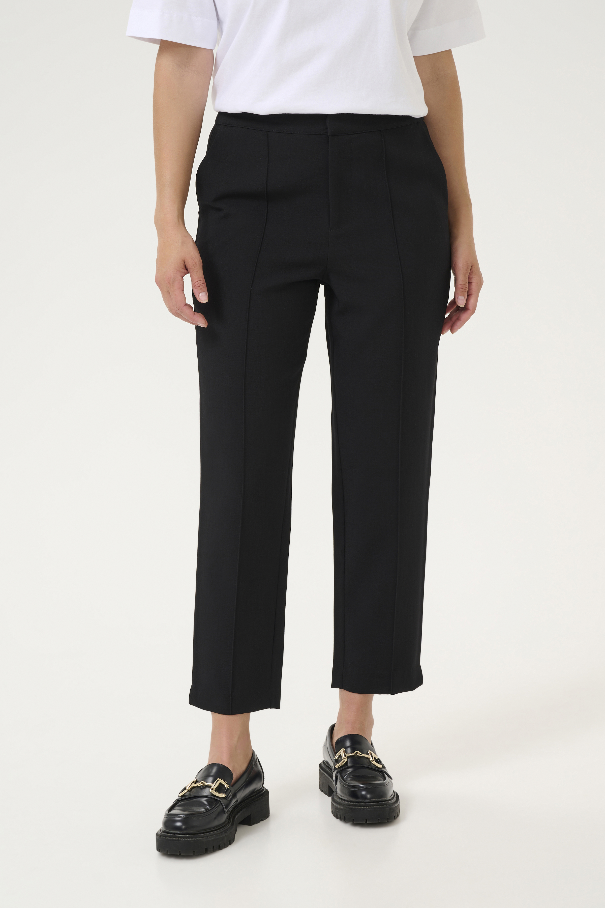 KAhella Trousers in black deep colour | KAFFE Clothing