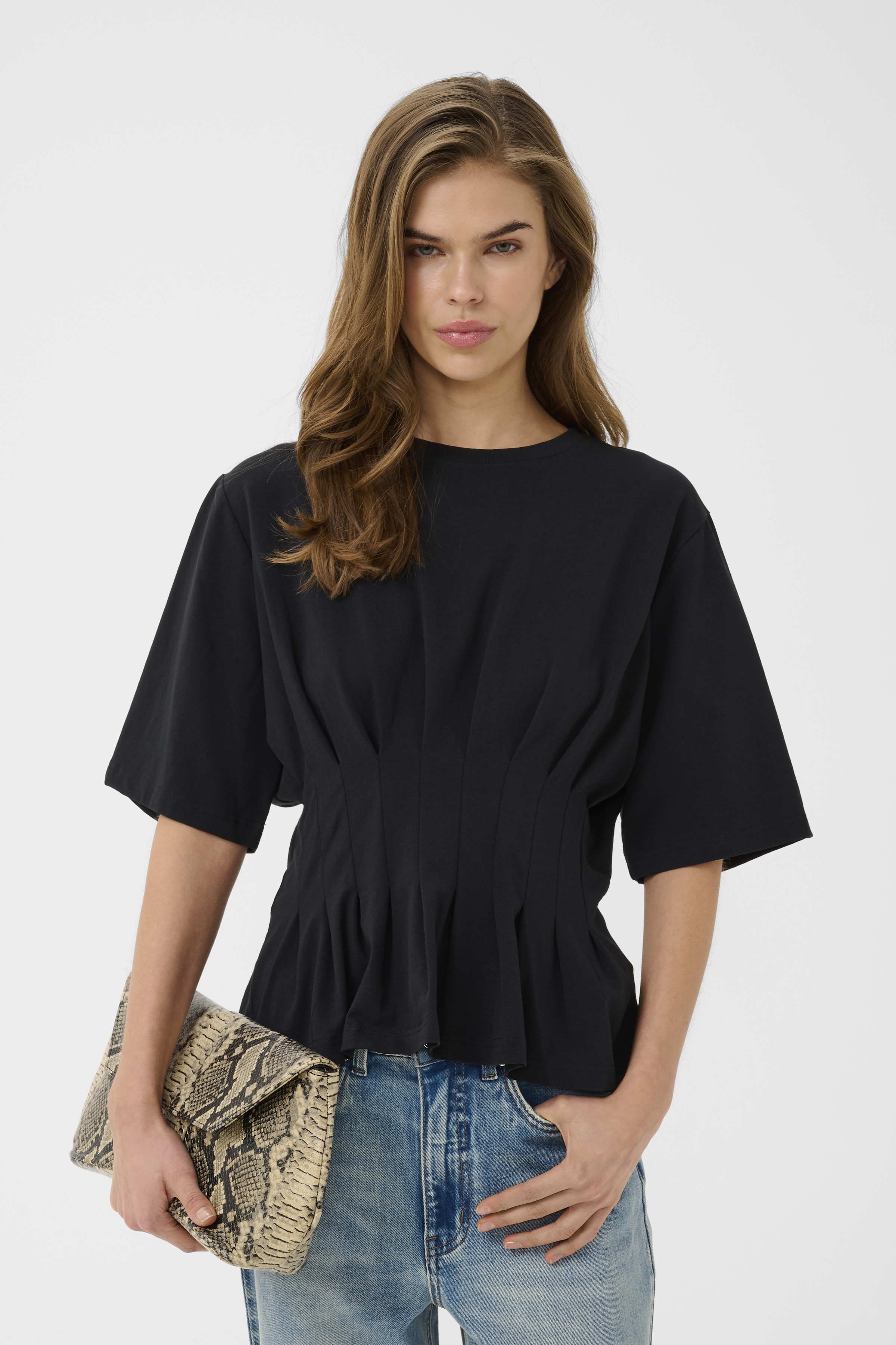 ゆん GZinez T-shirt in black katoen