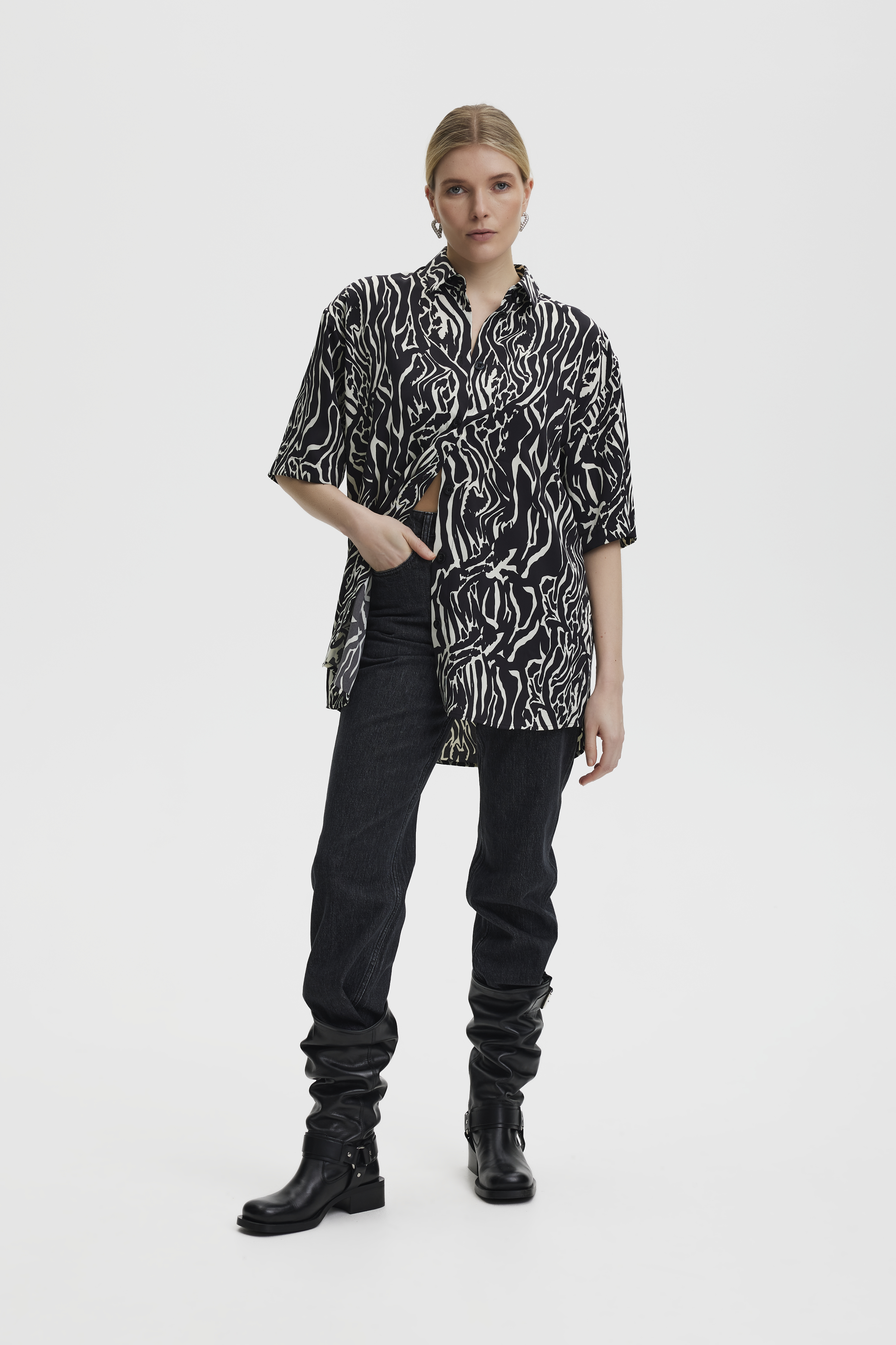 ★ドイツ発*ZARA*新作*STRIPE ジャガードTシャツ/RH★ ドイツ ZARA(ザラ) - 海外通販のBUYMA
