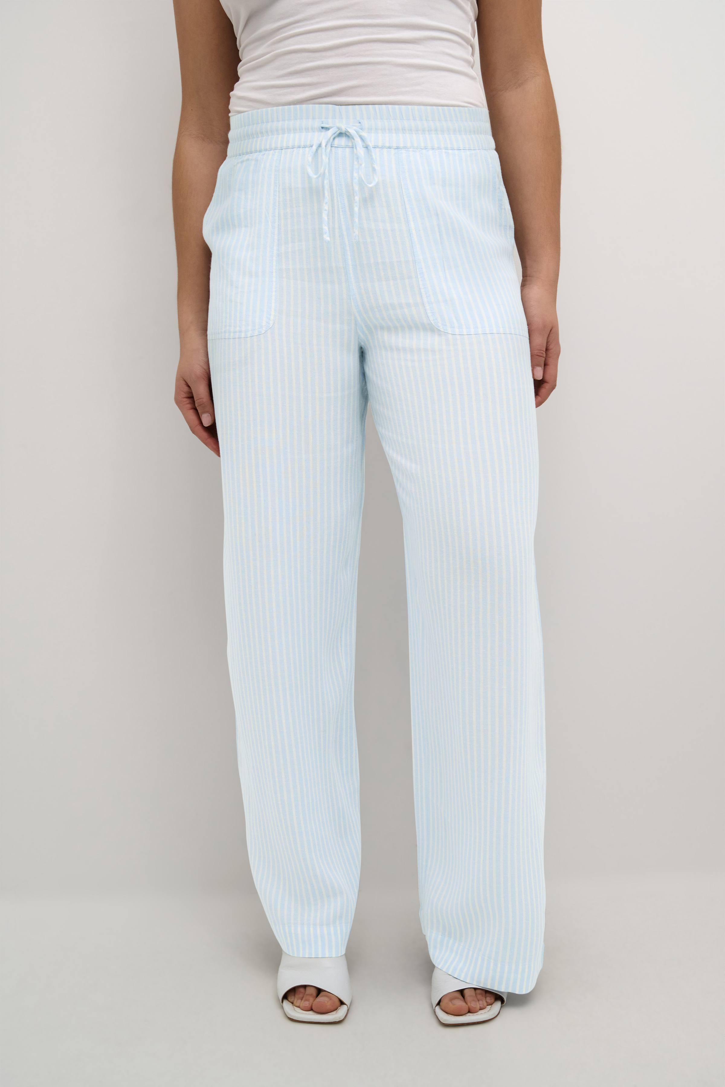 KAmilia Linen trousers in windsurfer / chalk stripe / blue colour