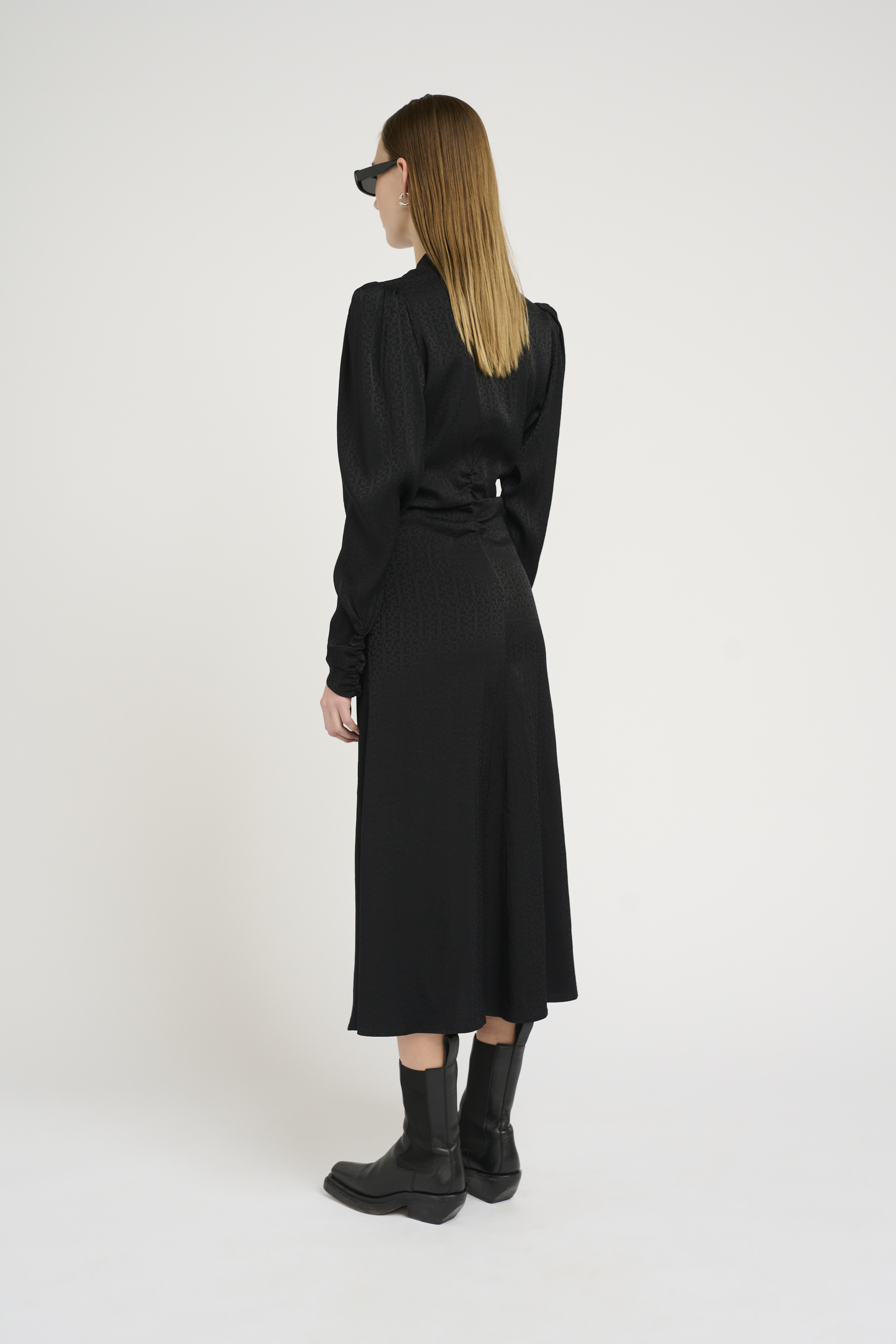 3915_fd751e41-9f17-4579-95d2-