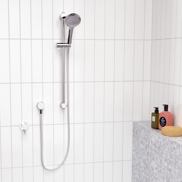 https://asset.productmarketingcloud.com/api/assetstorage/4534_f8adff8d-ae18-4ebd-b7d9-10ac048b941c/ProductThumbnail/CLARK_Round II Rail Shower - Chrome_Sq Crop.jpg