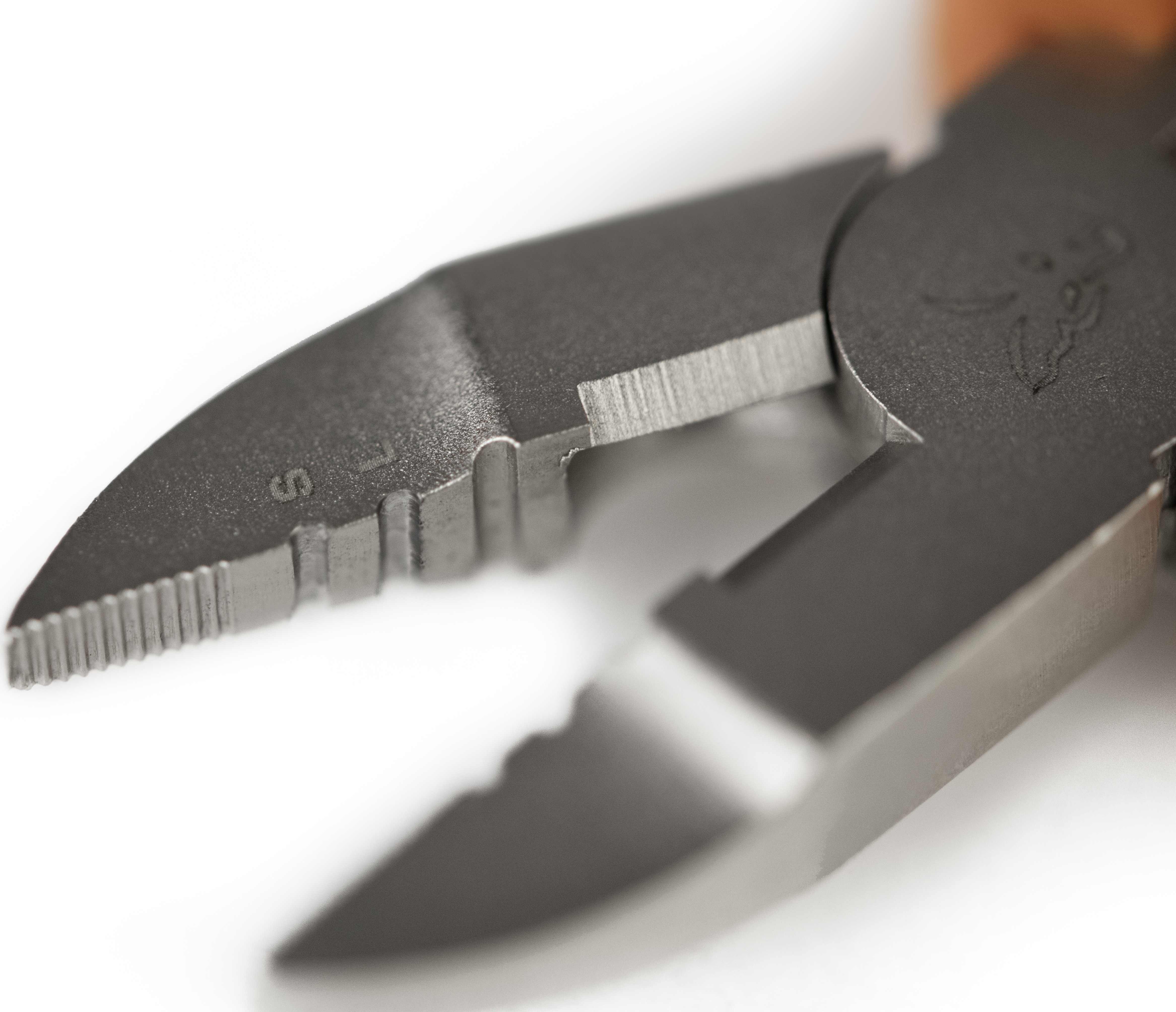 Edges Crimp Plyers