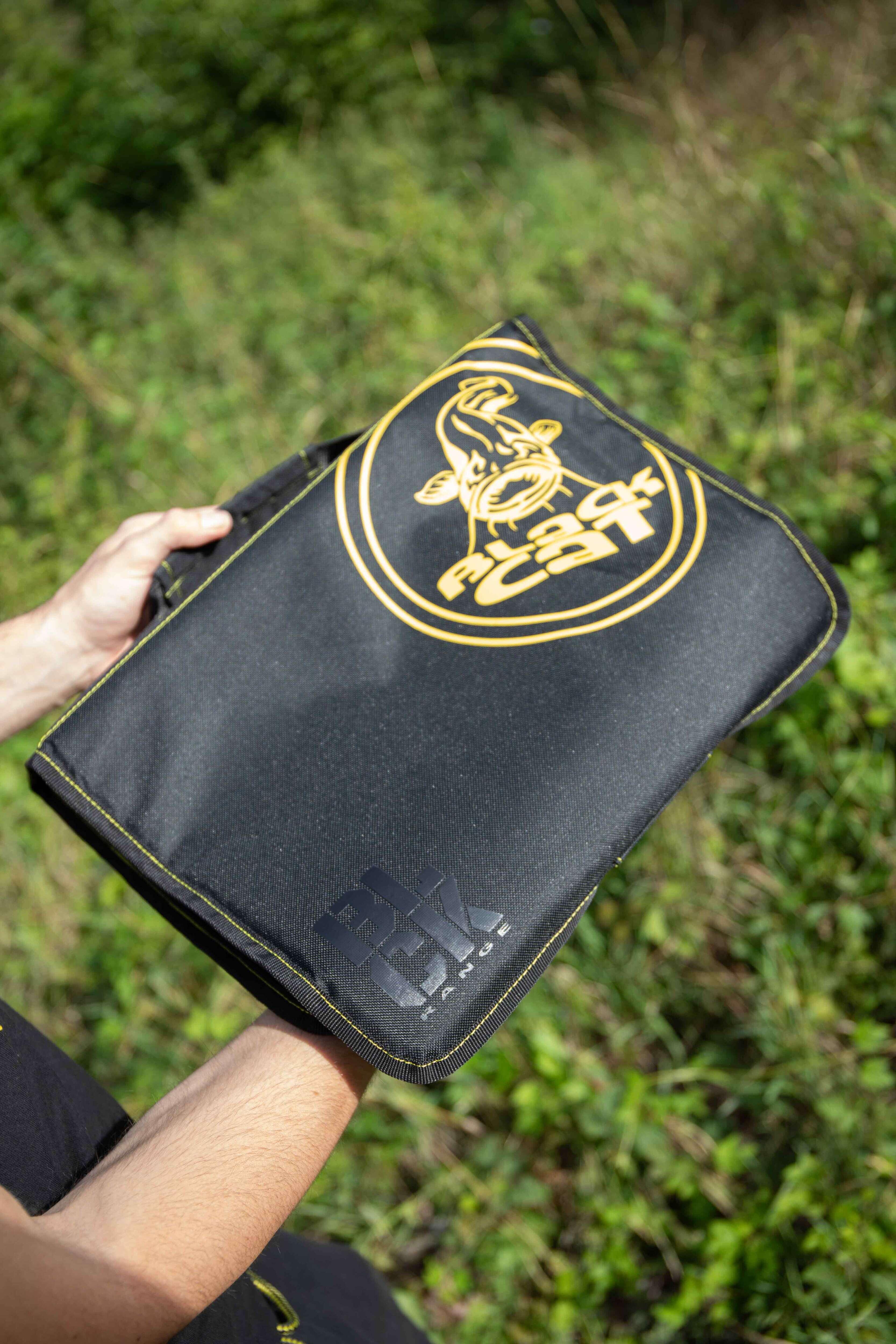 Pouzdro na návazce Black Cat BLCK Rig Wallet
