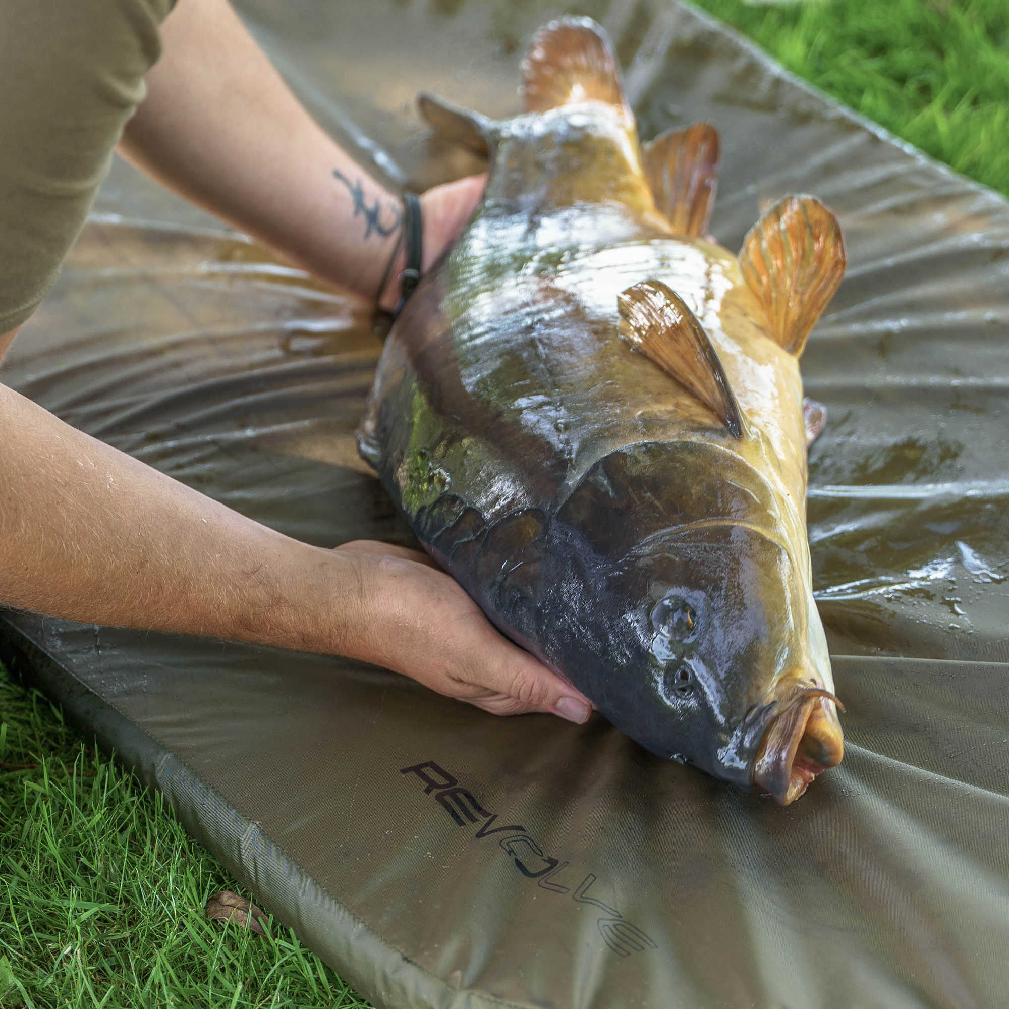 Podložka Avid Carp Revolve Folding Flat Mat