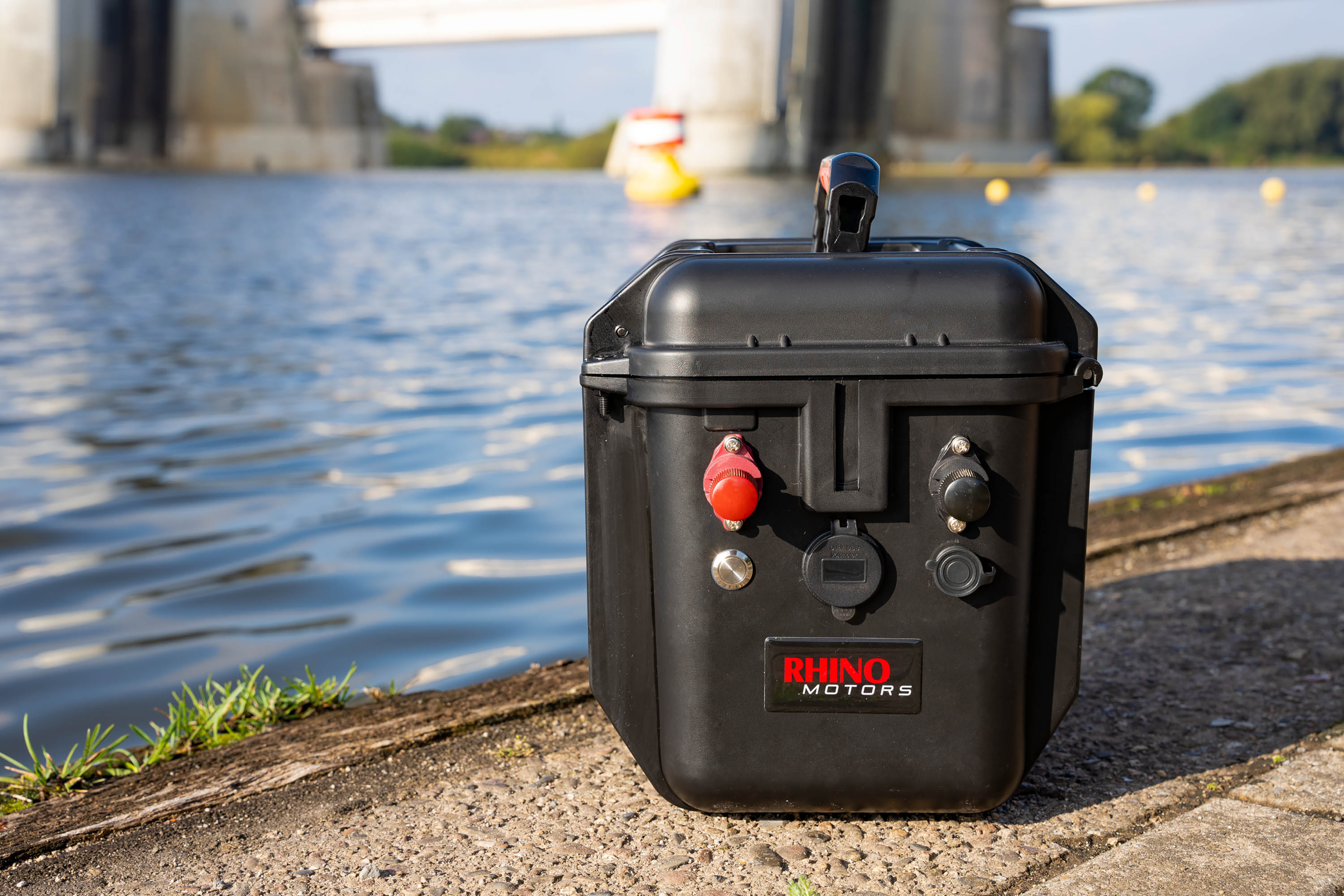Baterie Rhino Lithium Outdoor Box 12V 100Ah