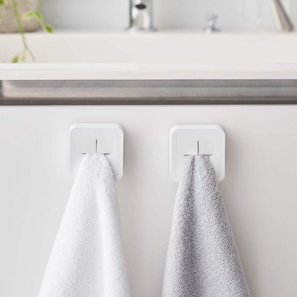Film Hook Towel Holder : Compact & Flexible