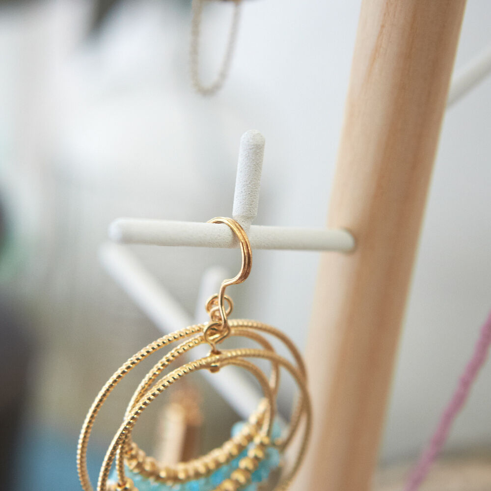 Accessory Tree : Stylish Presentation
