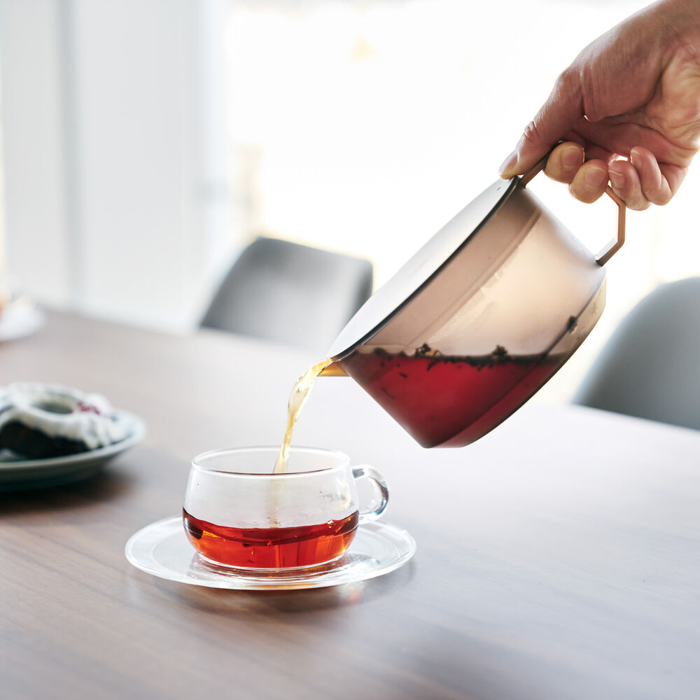 Teapot : Integrated Strainer Lid