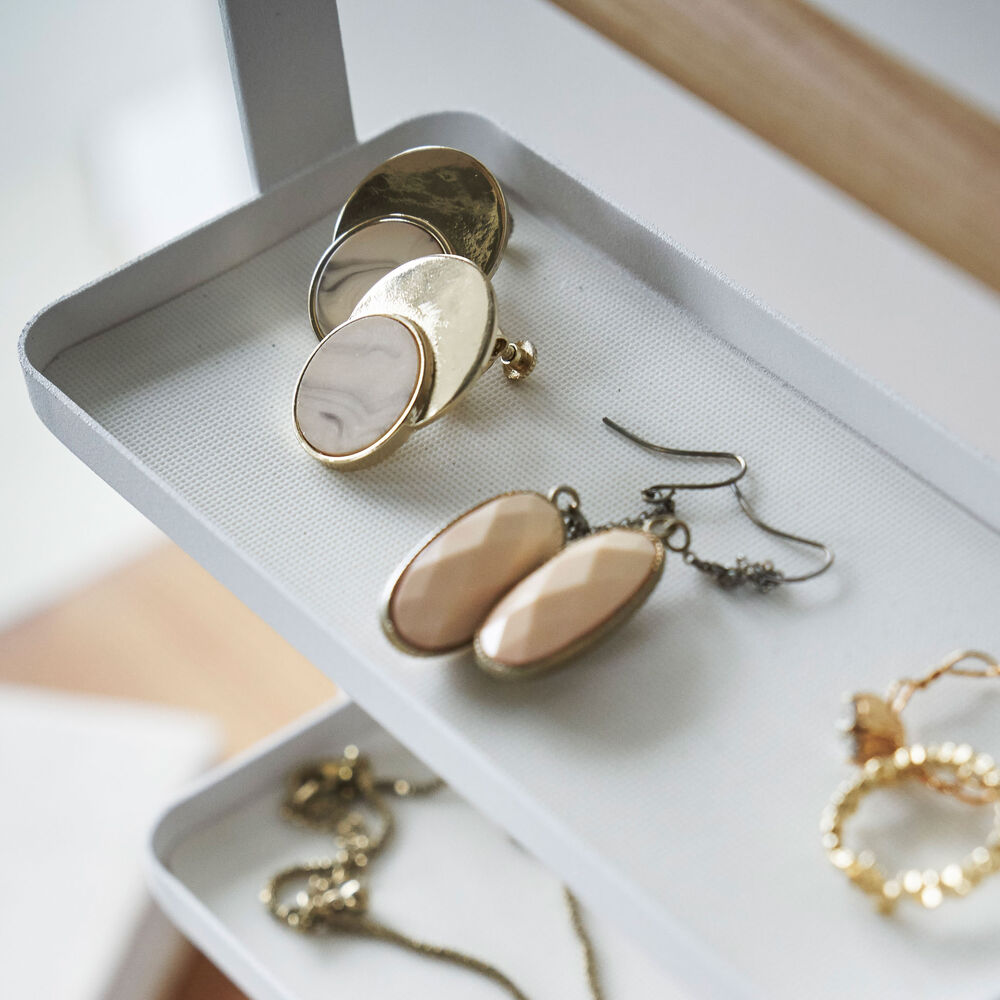 4-Tiered Accessory Tray : Removable Silicone Mats