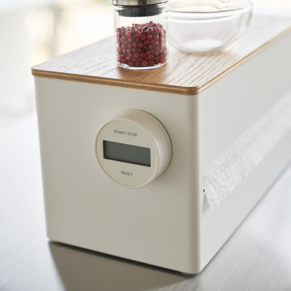 Paper Towel Holder : Magnetic Surface