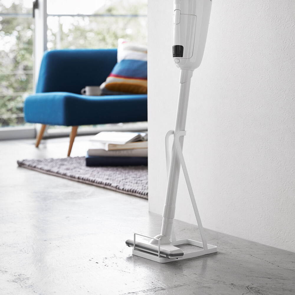 Vacuum Cleaner Stand : Practical Vacuum Storage
