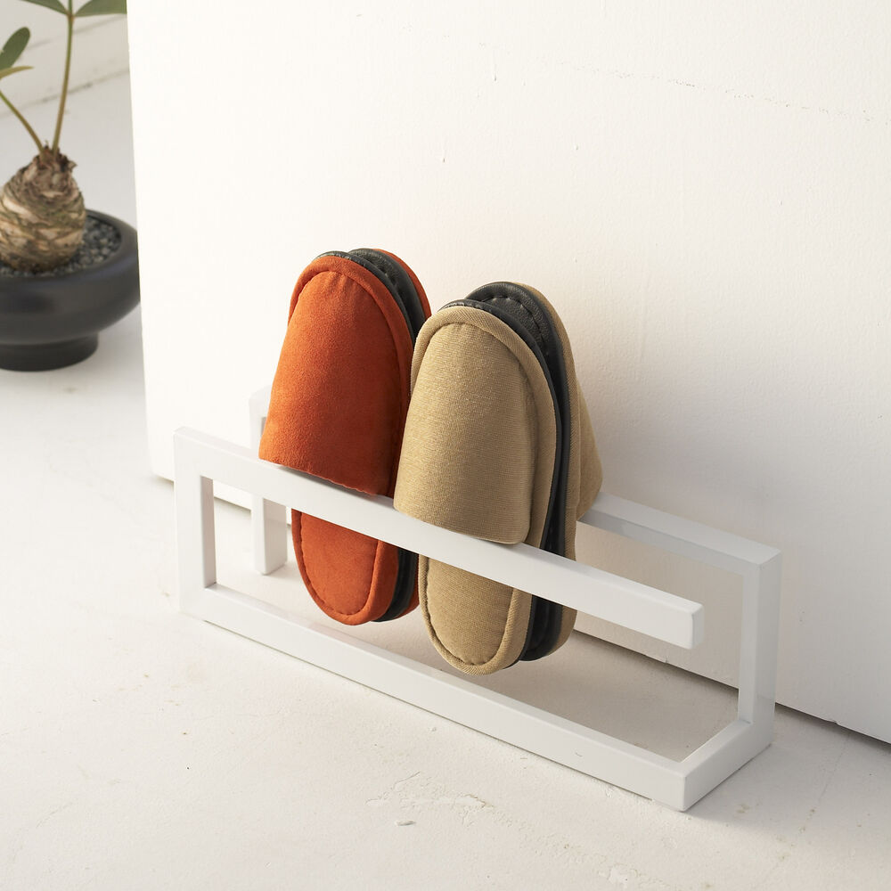 Slipper Rack : Space-Saving Design