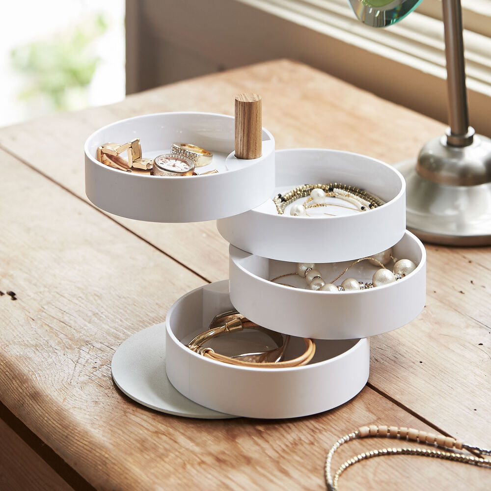 4-Tiered Accessory Box : Flexibly Fan-Out Design