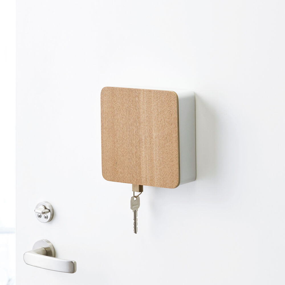 Magnetic Key Box : Elegant Wooden Lid